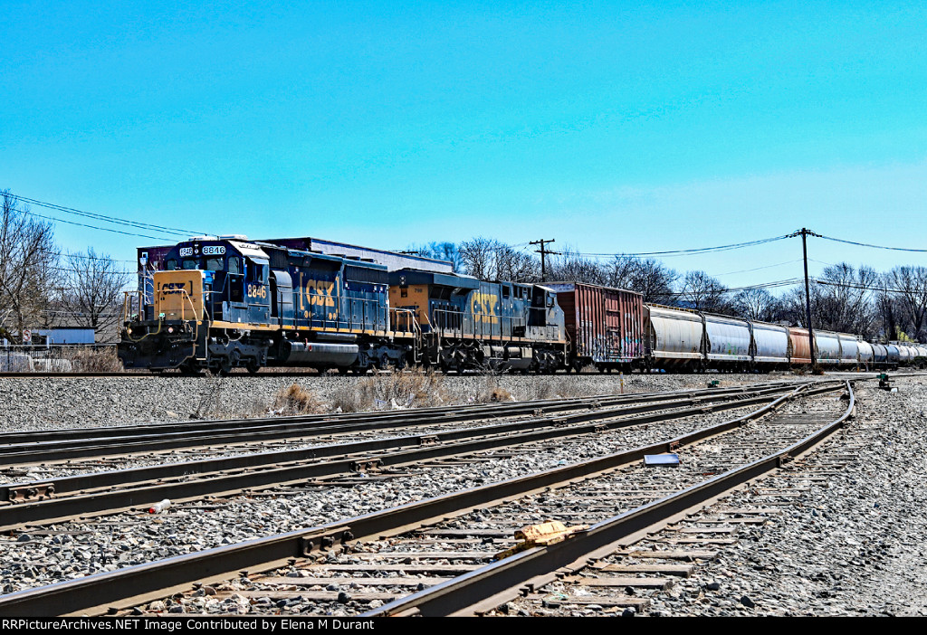 CSX 8846 on M-434